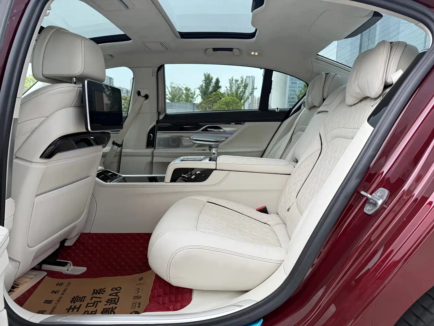 BMW 7 Series 2019 Facelift 740Li xDrive Executive M Sport Package фото 12