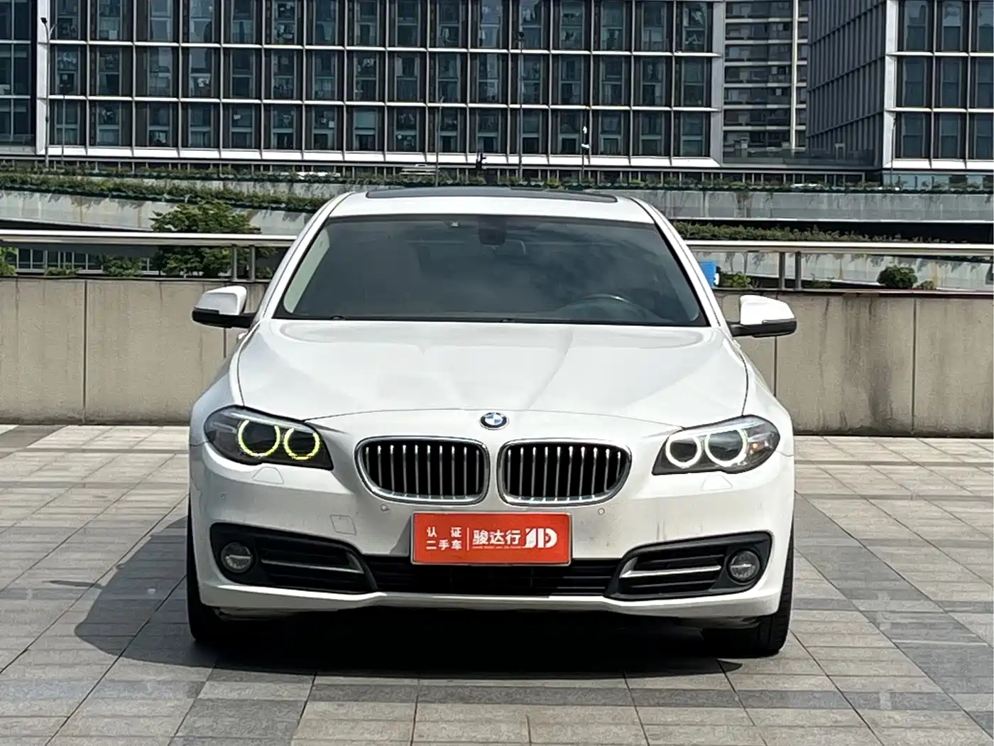 BMW 5 Series 2017 525Li Leading Edition фото 2