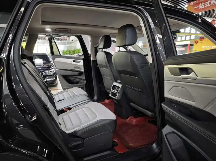Volkswagen Talagon 2023 330TSI Luxury Touring Edition фото 15
