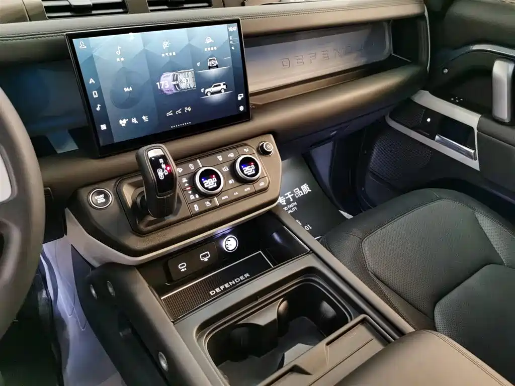 Land Rover Defender 2023 Facelift 110 3.0T P400 X-DYNAMIC HSE фото 7
