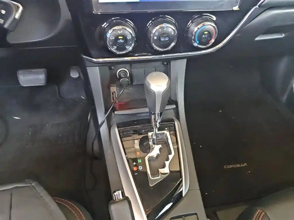 Toyota Corolla 2017 Facelift 1.6L S-CVT GL фото 14