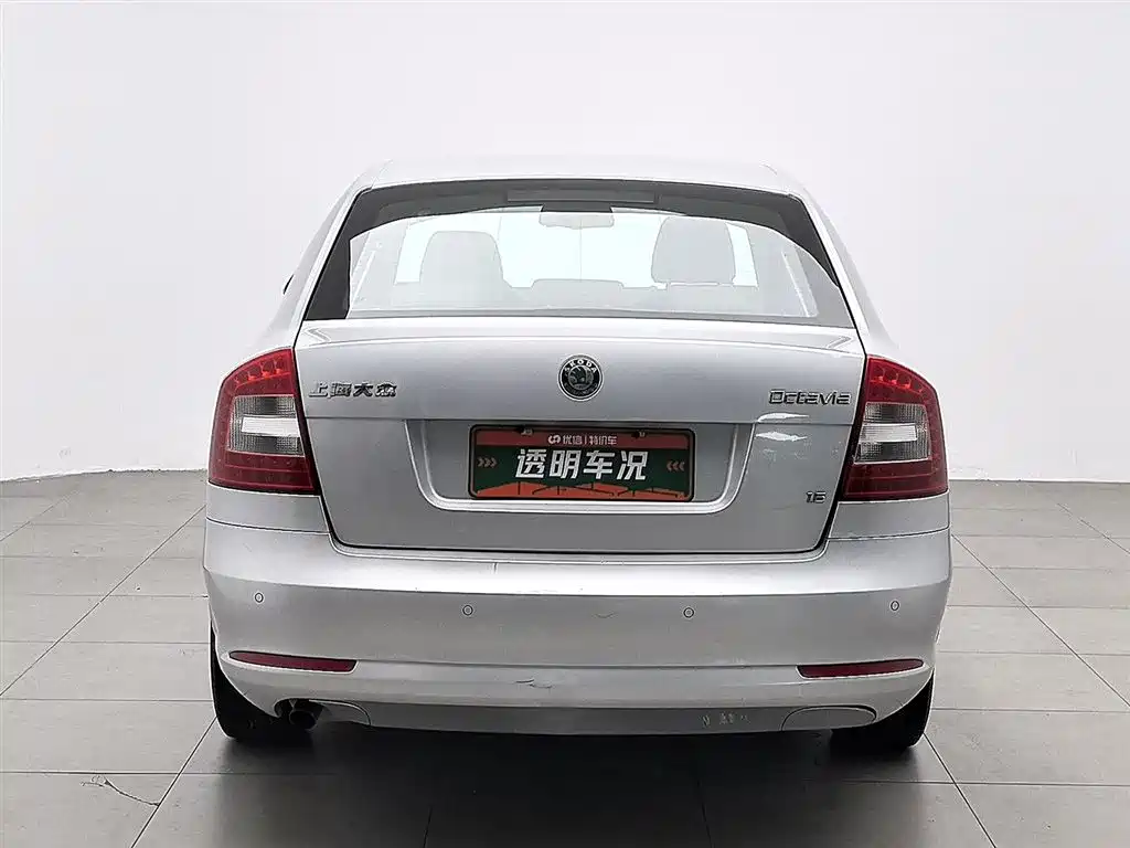 Škoda Octavia 2012 1.6L Manual Yijie Edition фото 4