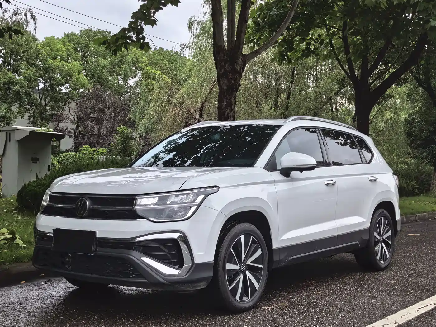 Volkswagen Tharu 2025 2024 300TSI 2WD Bright Moon Edition