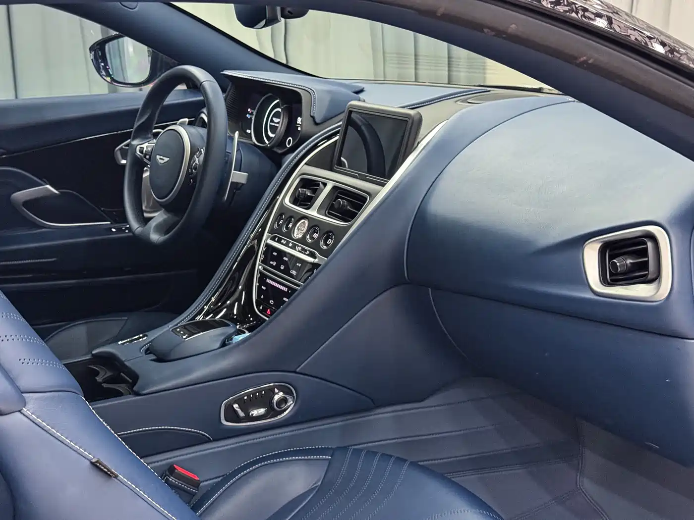 Aston Martin DB11 2018 2019 Model 4.0T V8 Coupe