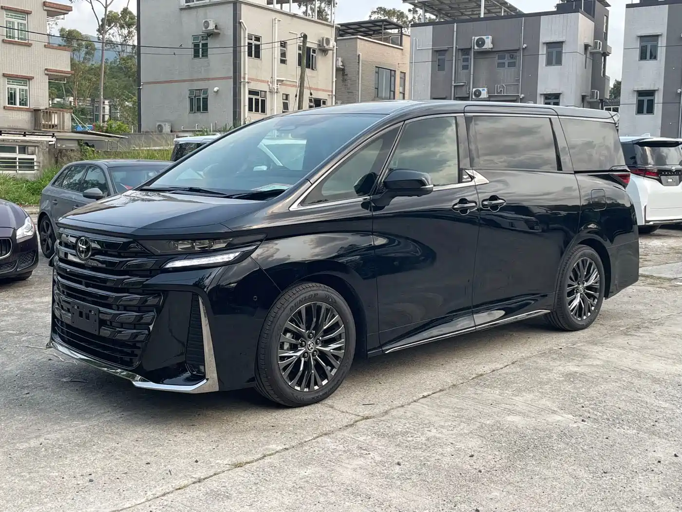 Toyota Vellfire 2025 Crown Hybrid 2.5L Ink Gold Executive Edition