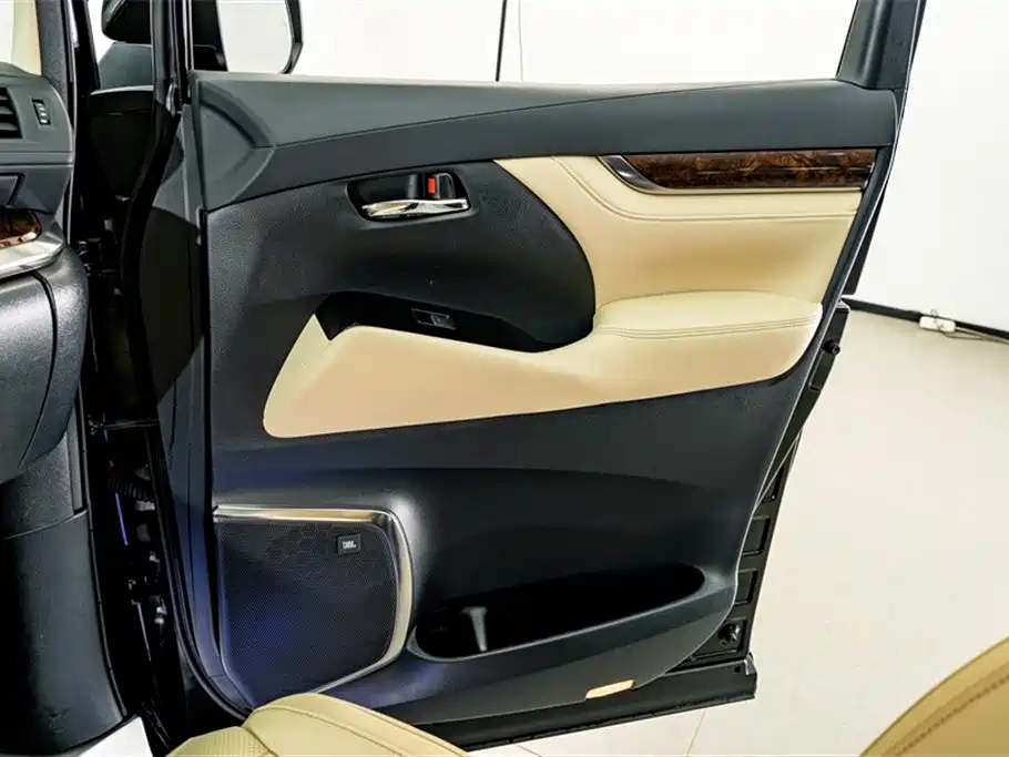 Toyota Alphard 2021 Hybrid 2.5L Luxury фото 16
