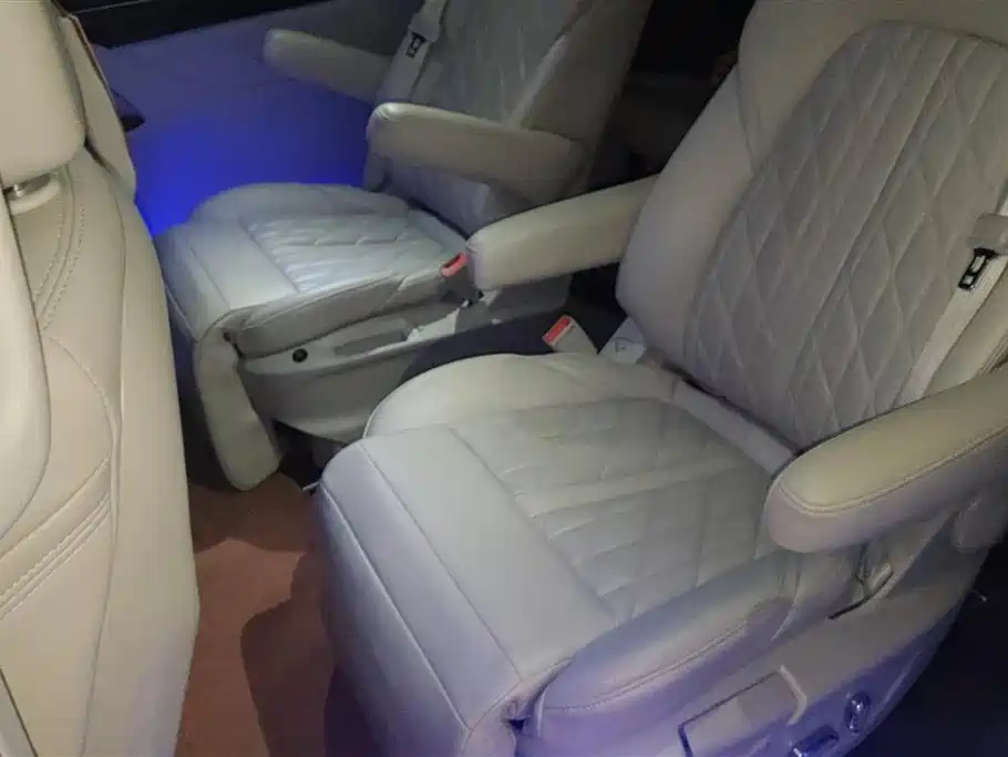 Buick GL8 2021 ES Landlord 653T Comfort фото 11