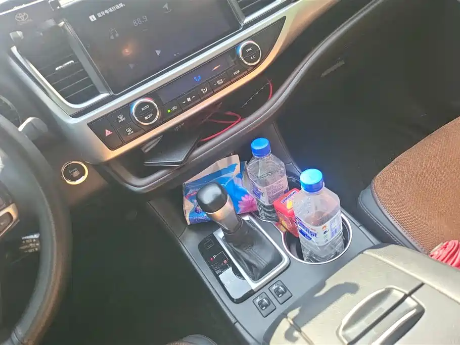 Toyota Highlander 2018 2.0T 4WD Premium 7-seater (China V) фото 16