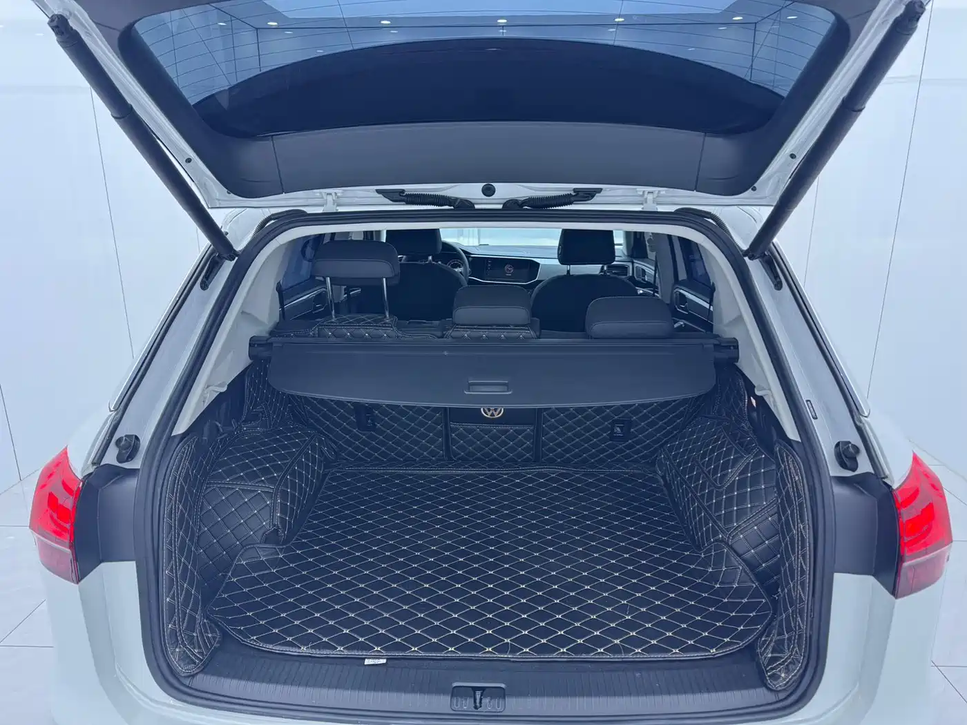 Volkswagen Tayron 2022 280TSI 2WD Luxury Smart Connect Edition фото 15