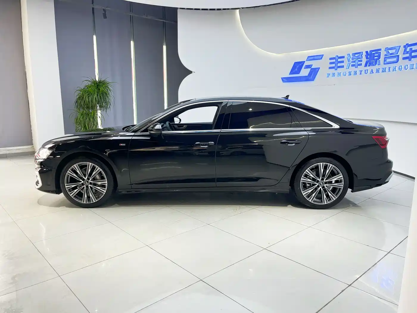 Audi A6L 2026 Model Year 45 TFSI quattro Premium Dynamic фото 4