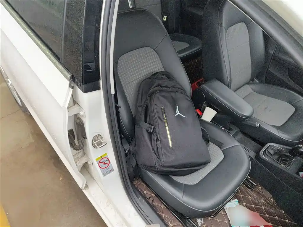 Volkswagen Santana 2016 1.6L Automatic Comfort Edition фото 20