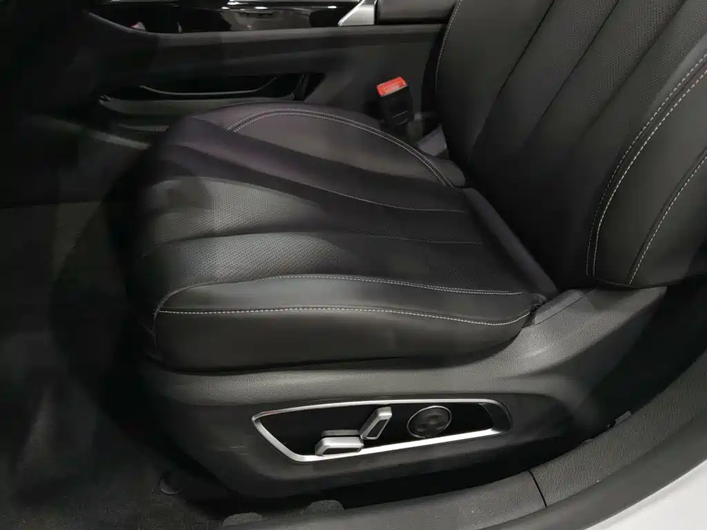 Geely Borui PHEV 2018 2018 1.5T PHEV Glory Edition