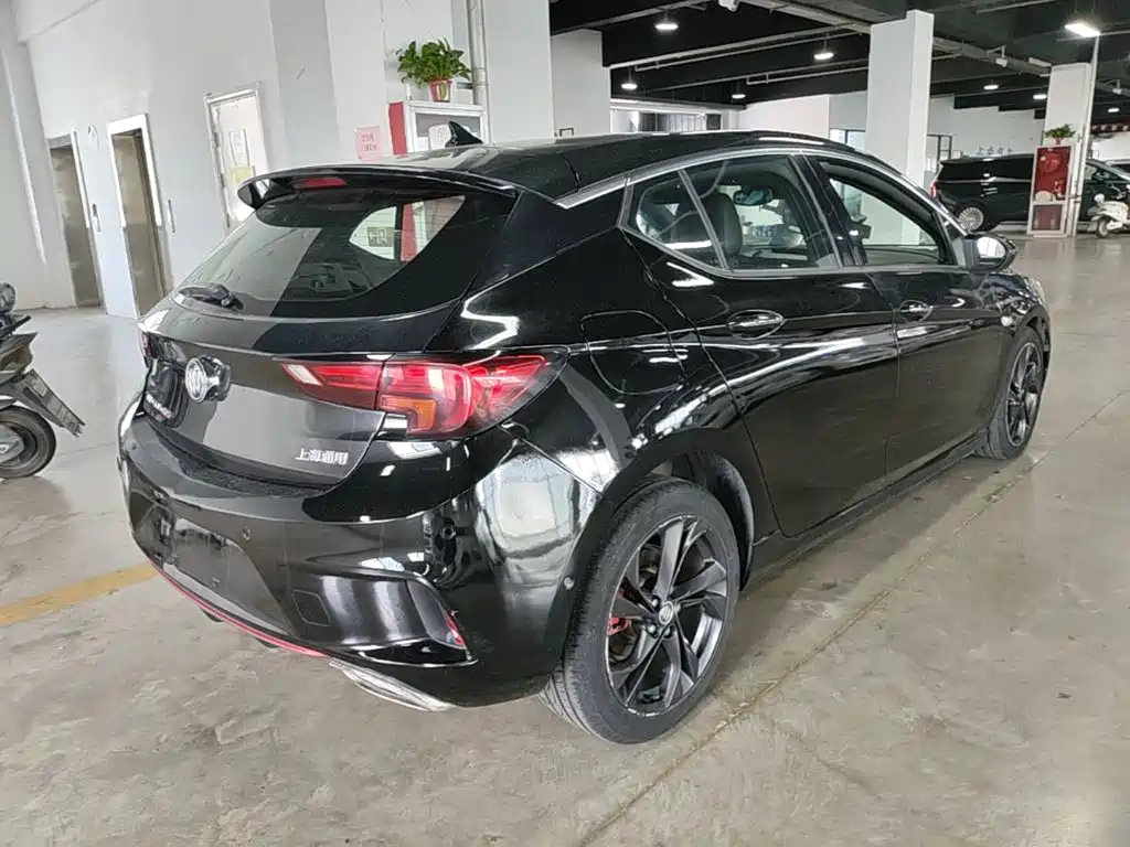 Photo 7 - Buick Verano