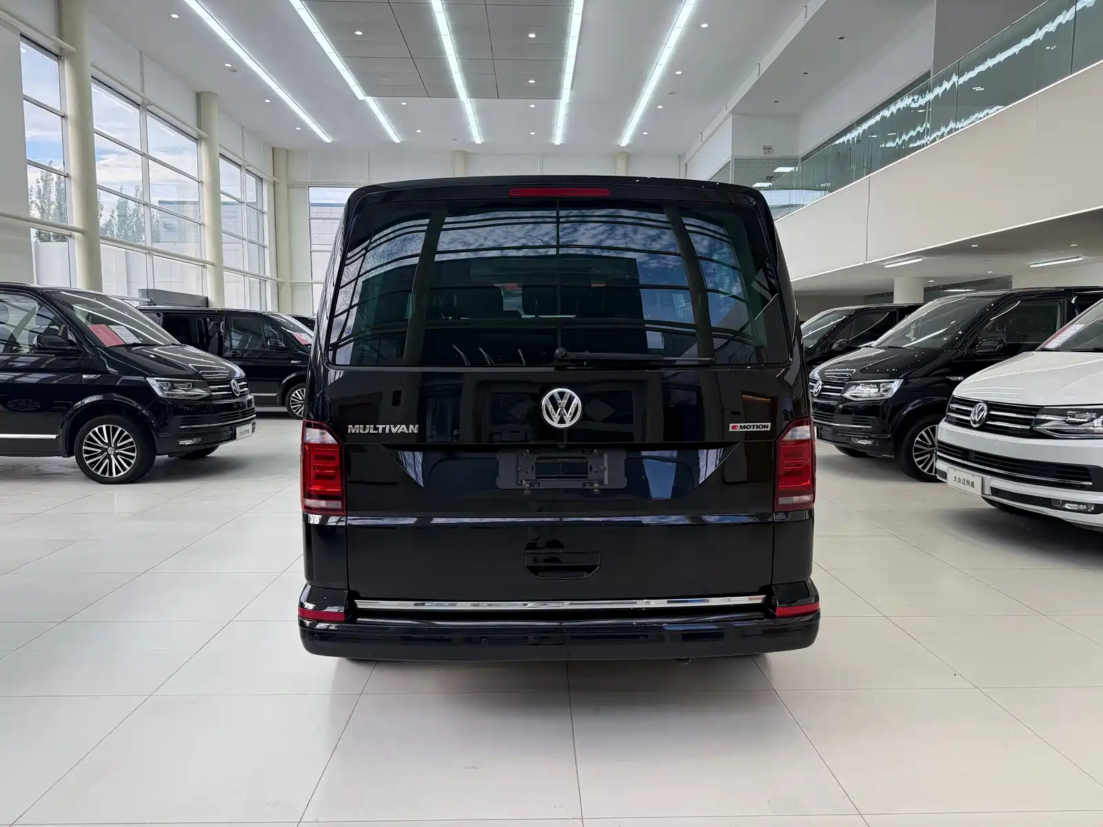 Фото 6 - Volkswagen Multivan