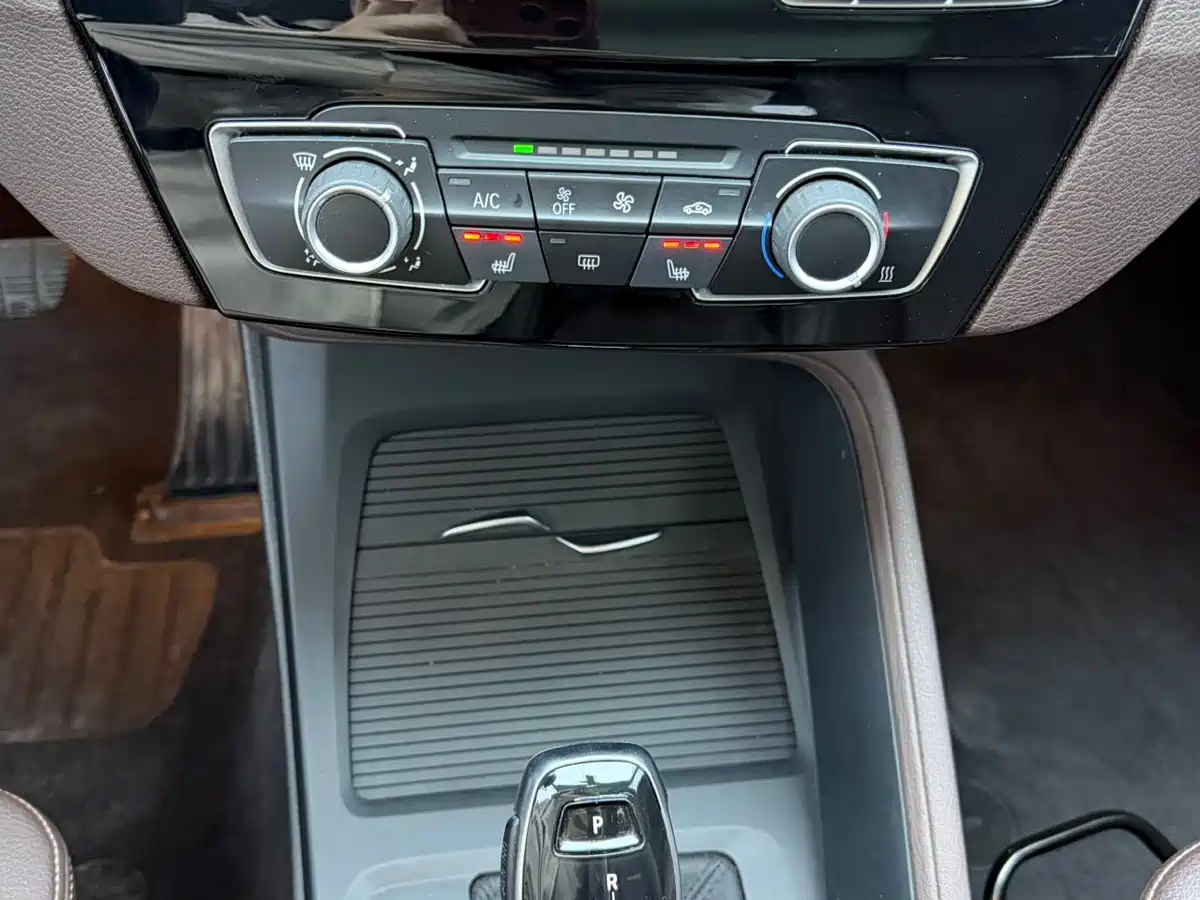 BMW X1 2022 sDrive20Li Fashion фото 10
