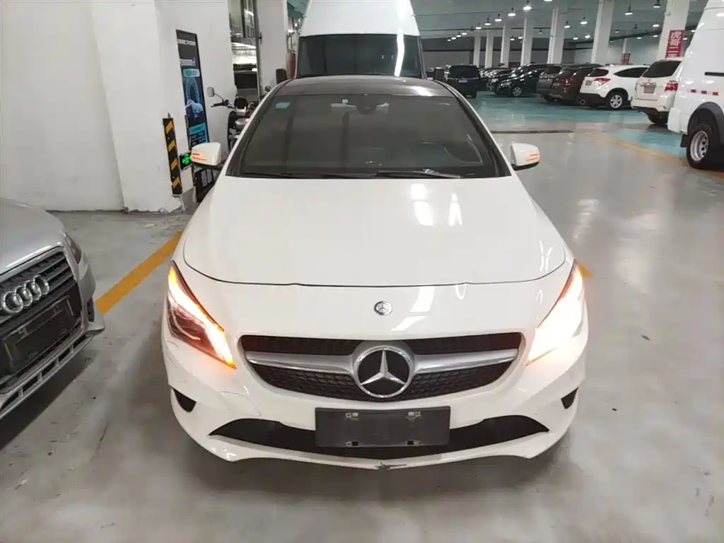 Mercedes-Benz CLA (Import) 2016 CLA 200 Fashion фото 3