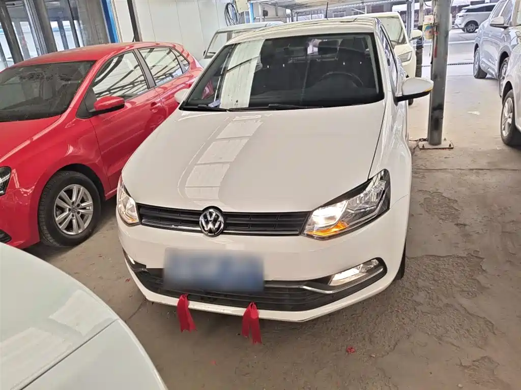 Volkswagen Polo 2016 1.6L Automatic Comfort фото 3