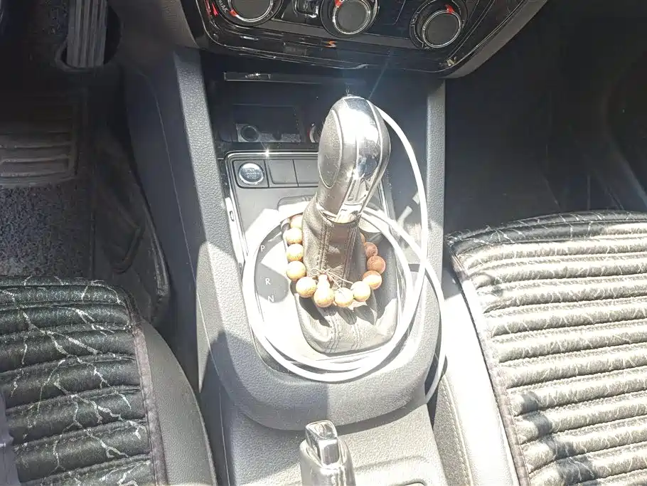 Volkswagen Sagitar 2018 1.6L Automatic Comfort фото 14