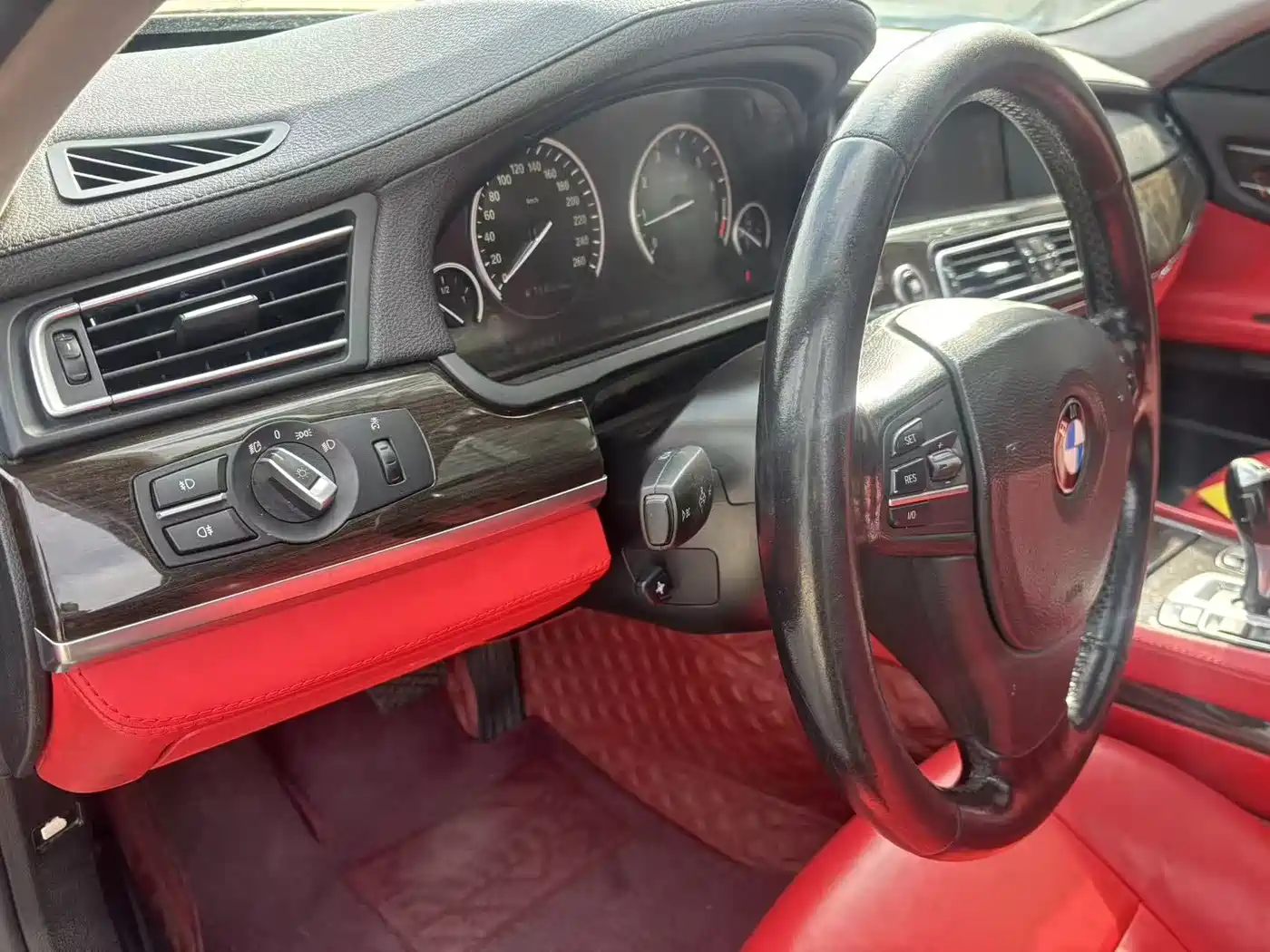 BMW 7 Series 2011 730Li Elegance фото 16