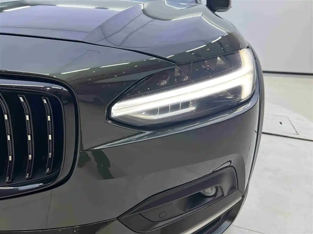 Фото 27 - Volvo V90