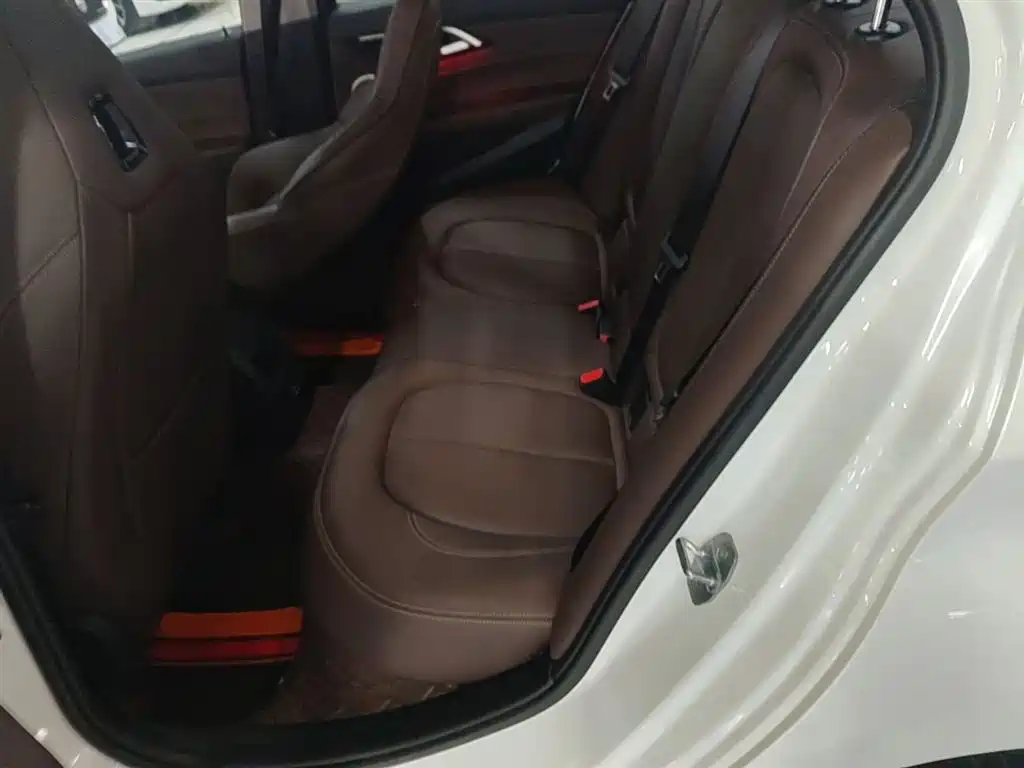 BMW 1 Series 2022 125i M Sport Shadow Edition фото 17