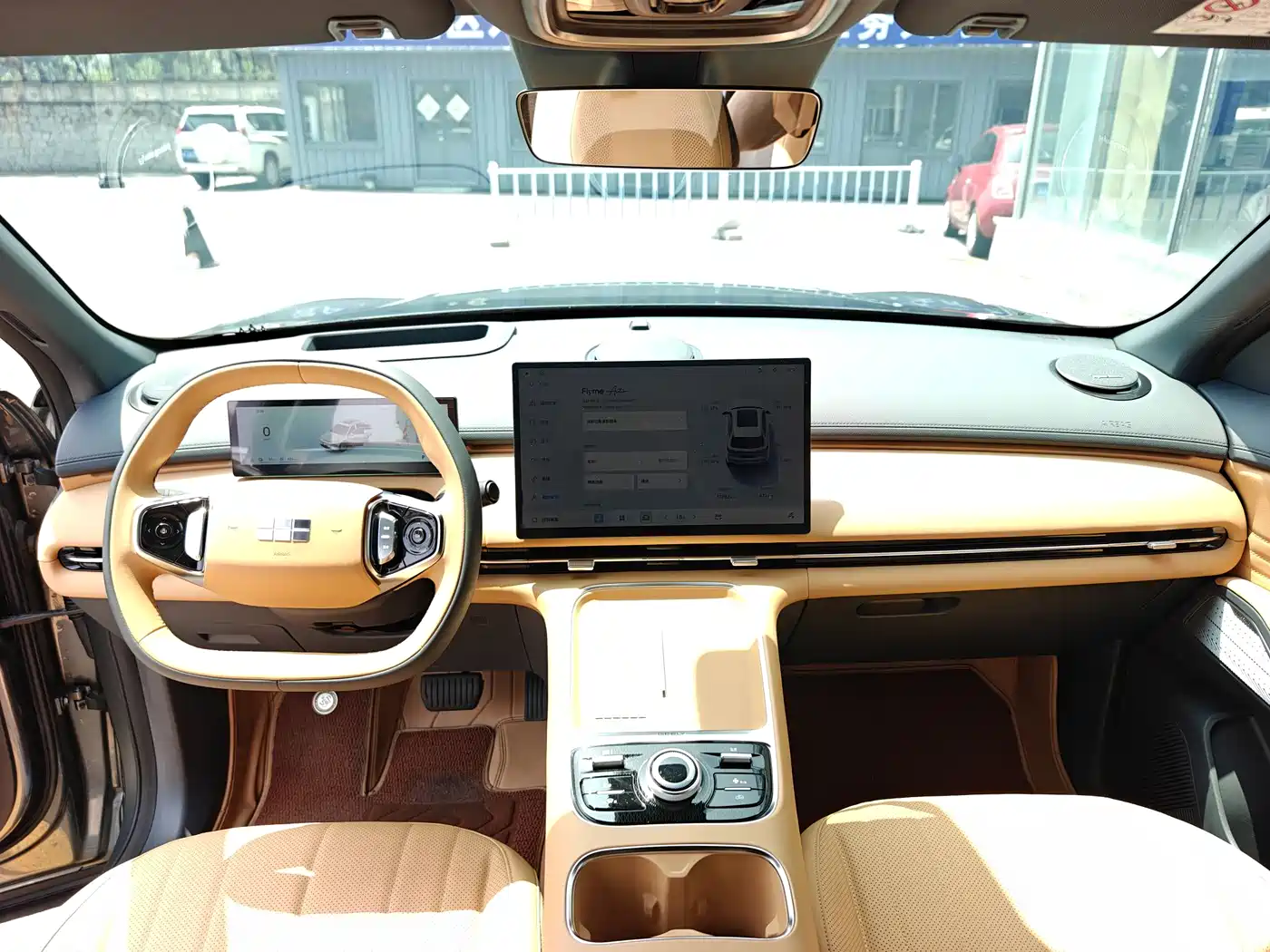 Geely Galaxy Galaxy Starship 7 EM-i 2025 Model 120km Explorer+ Edition фото 9