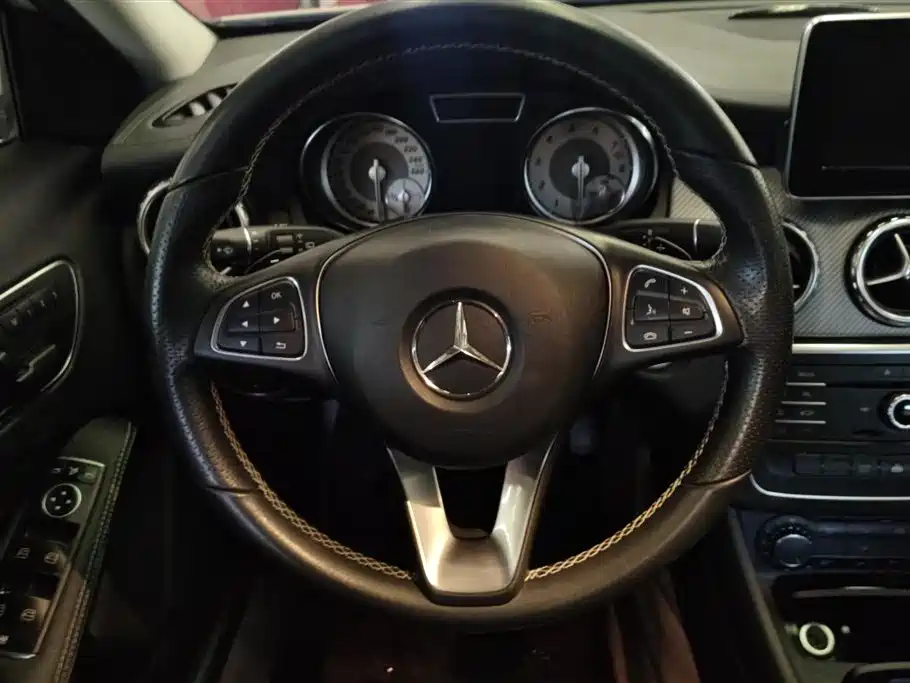 Mercedes-Benz GLA 2016 GLA 200 Fashion фото 15