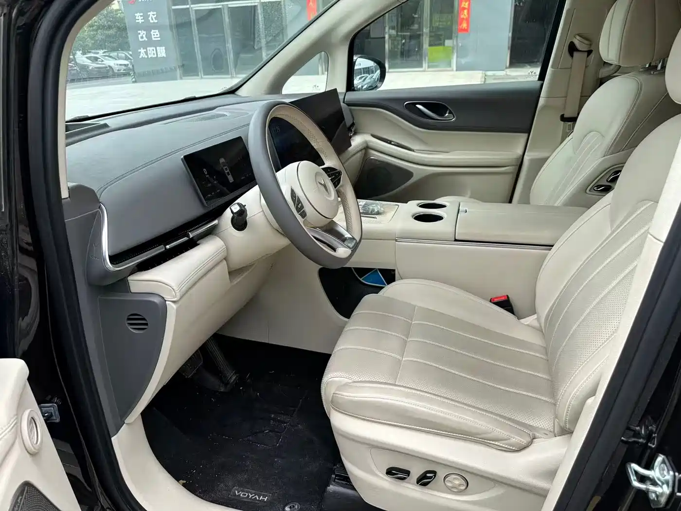 Voyah Auto Voyah Dreamer 2025 PHEV 4WD Kunpeng Premium Edition фото 7