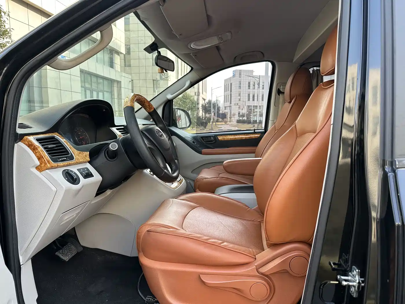 SAIC Maxus Maxus G10 2016 2.0T Automatic Elite фото 7