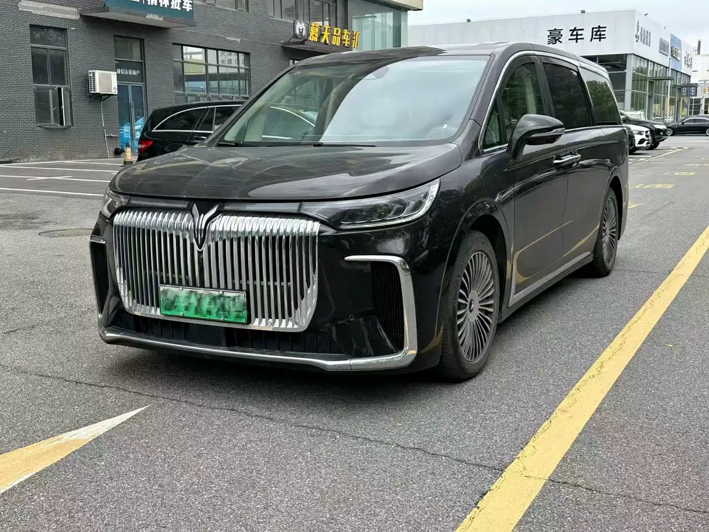 Voyah Auto Voyah Dreamer 2025 PHEV 4WD Kunpeng Premium Edition