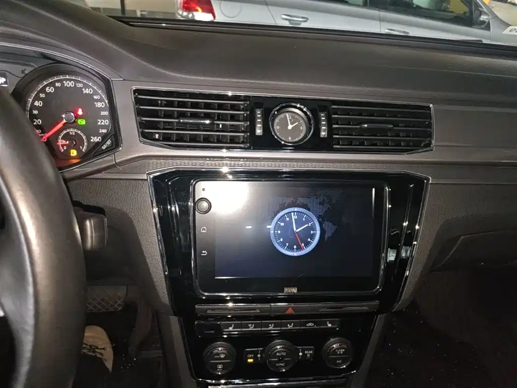 Volkswagen Passat 2017 330TSI DSG Prestige фото 13