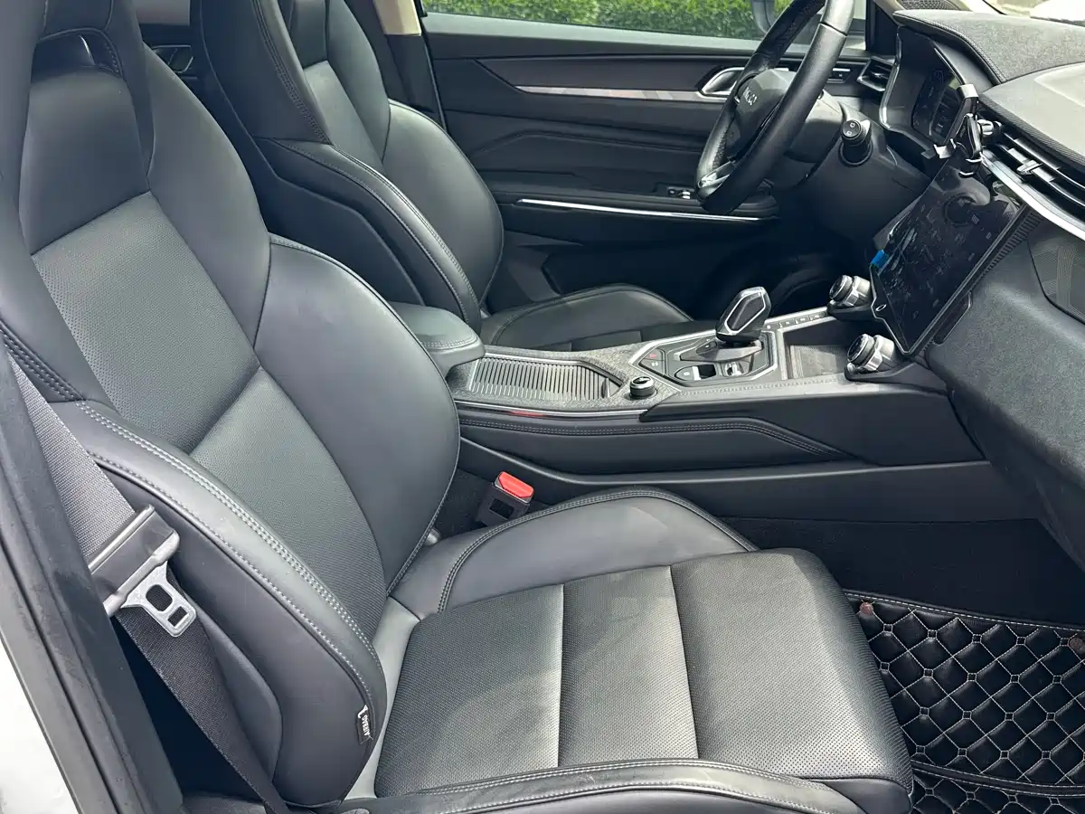 Lynk & Co 01 2021 2.0TD 2WD Pro фото 15