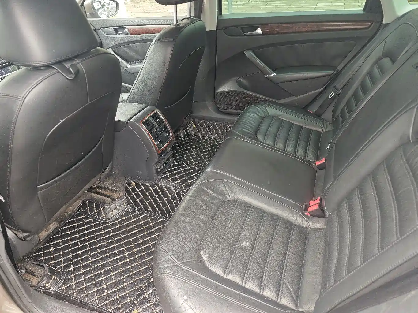 Volkswagen Passat 2011 1.8TSI DSG Supreme Edition фото 17