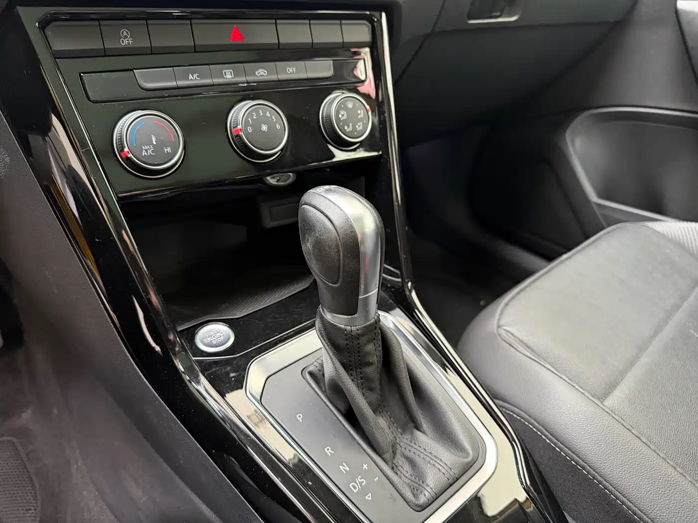 Volkswagen T-ROC 2018 280TSI DSG 2WD Comfort (China V) фото 15