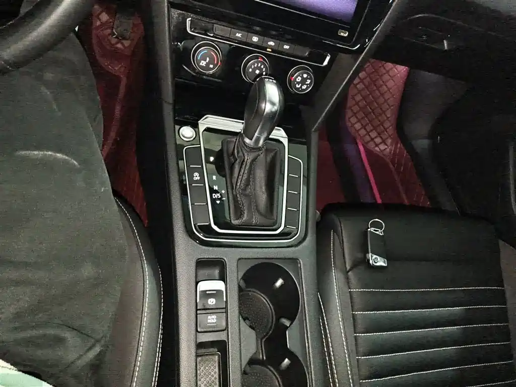 Volkswagen Magotan 2020 280TSI DSG Comfort фото 11