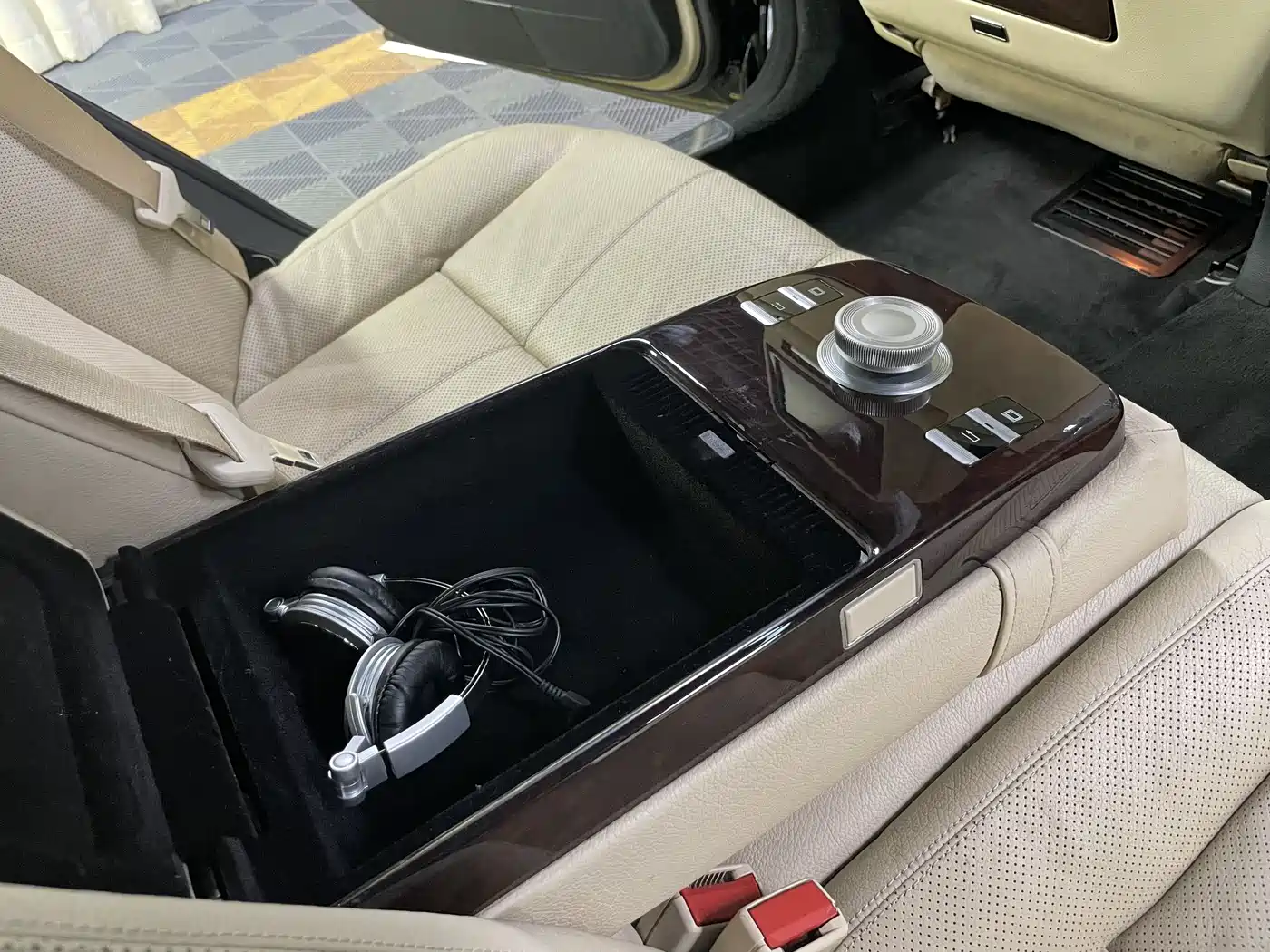 Mercedes-Benz S-Class 2008 Model S 500 L 4MATIC фото 30