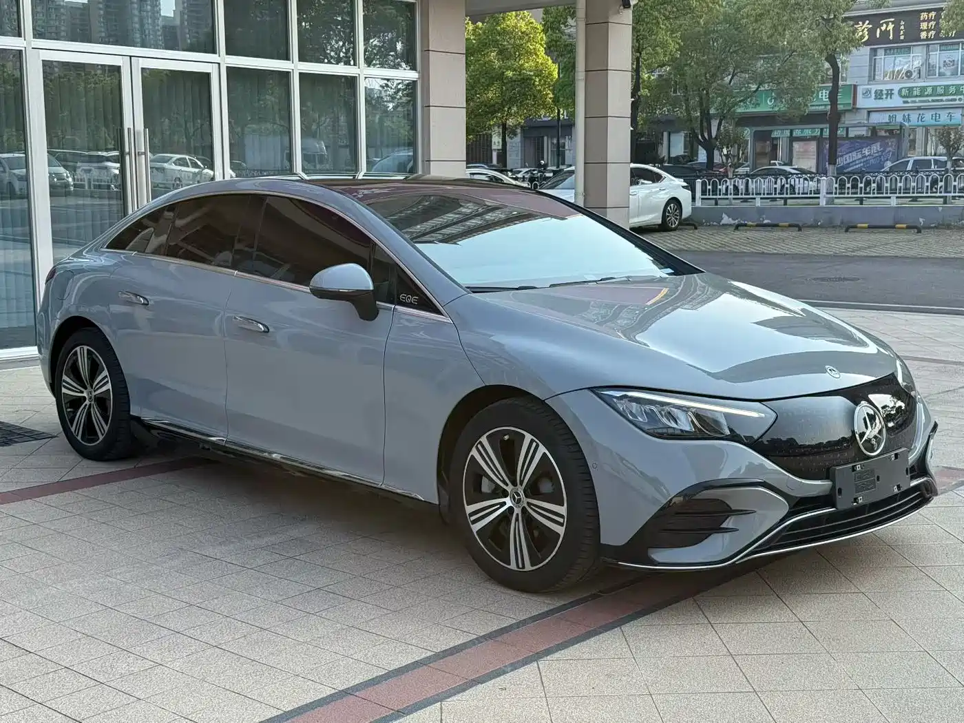Mercedes-Benz EQE 2022 350 Pioneer Edition фото 3