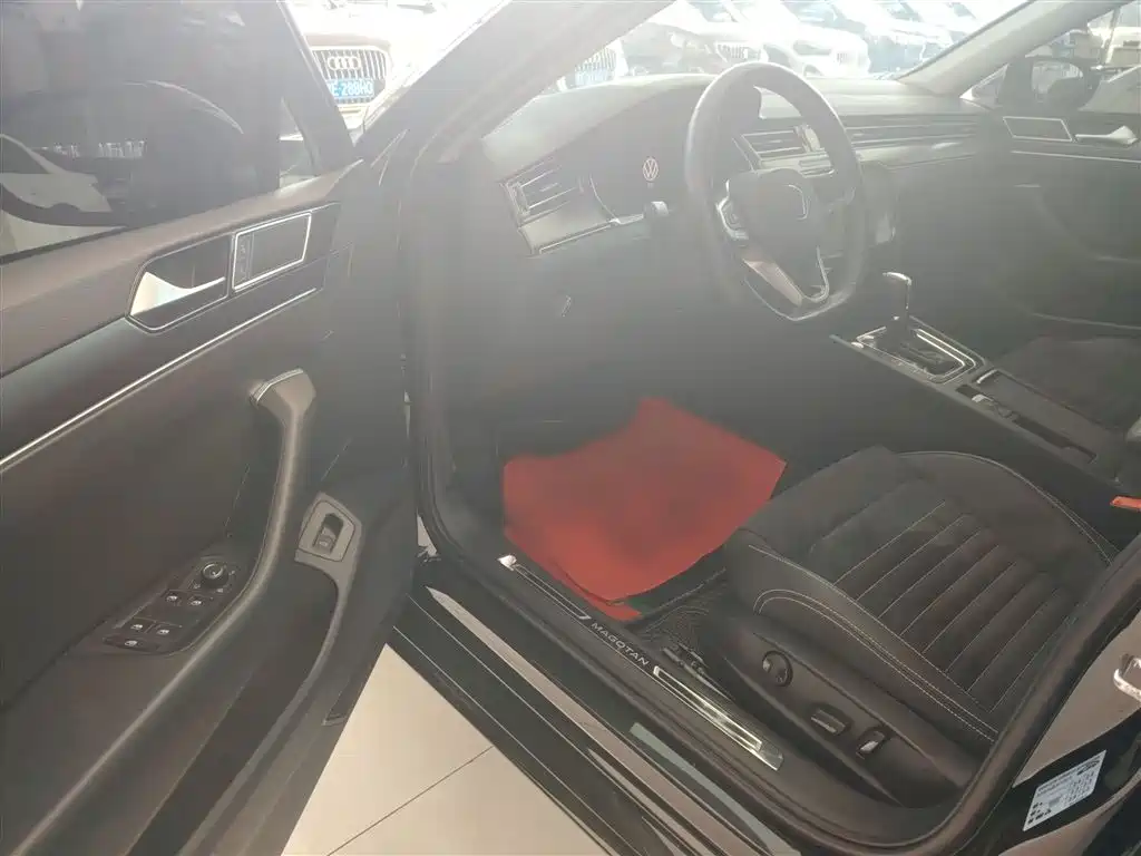 Volkswagen Magotan 2020 330TSI DSG Luxury фото 12