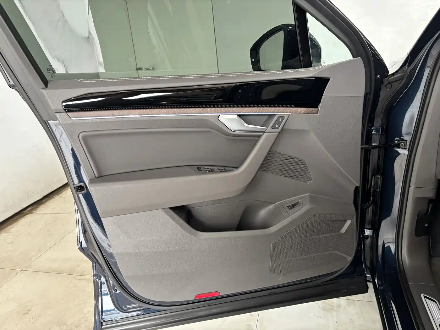 Volkswagen Touareg 2025 Facelift 2.0TSI RY Edition фото 11