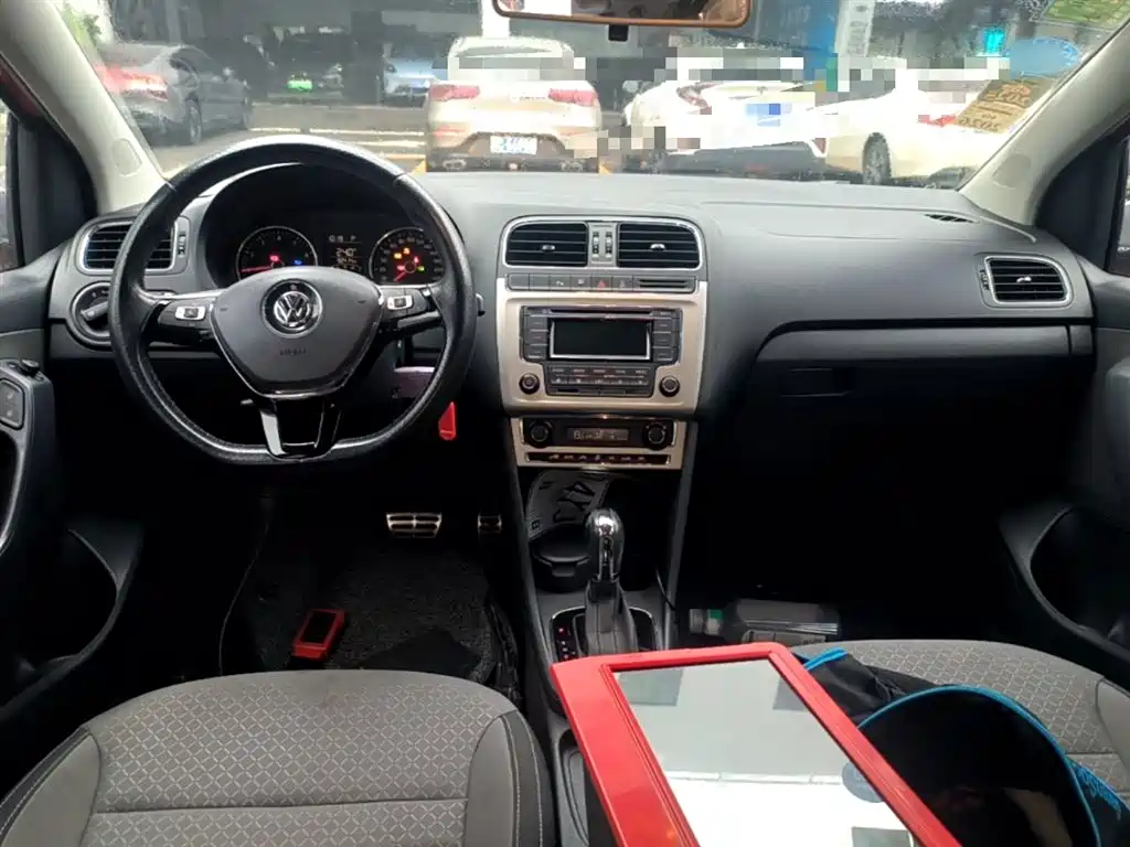 Volkswagen Polo 2014 1.6L Cross Polo Automatic фото 10