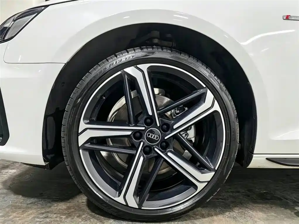 Audi A4L 2024 40 TFSI Luxury Dynamic фото 15