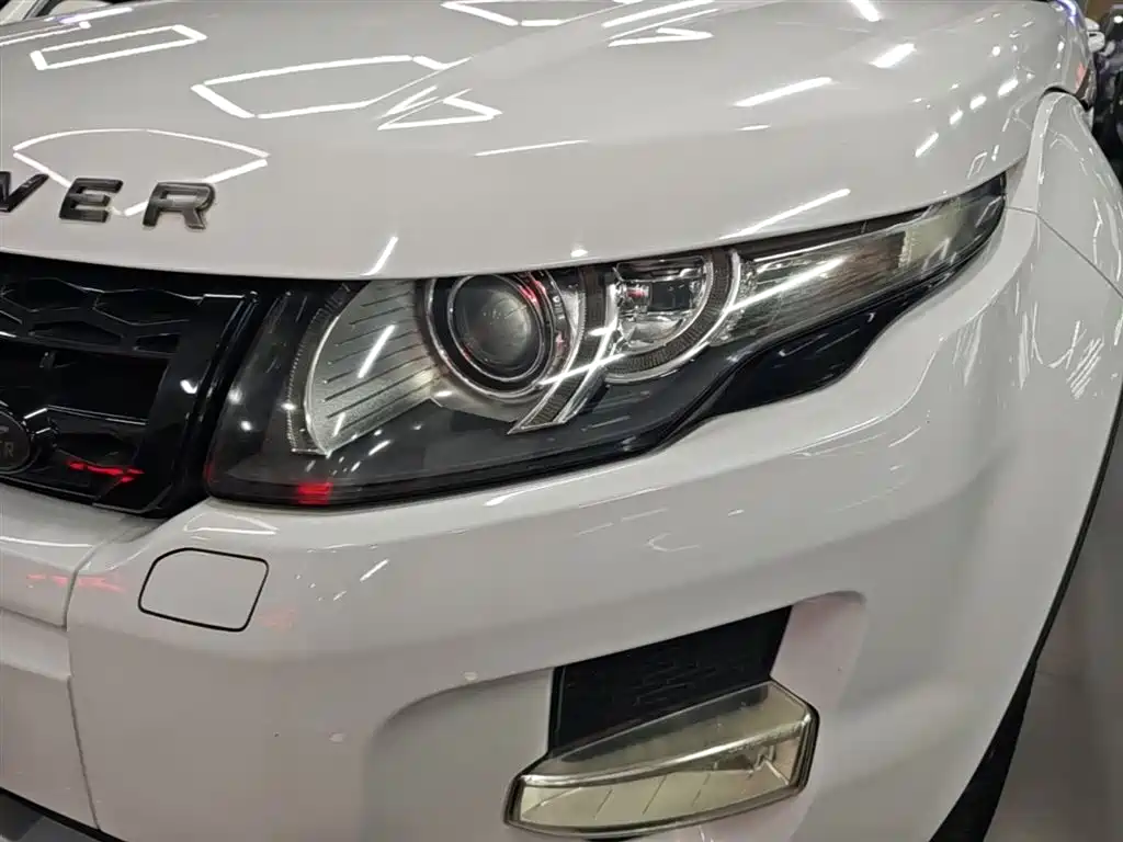 Land Rover Range Rover Evoque 2015 2.0T 5-Door Dynamic Edition фото 24