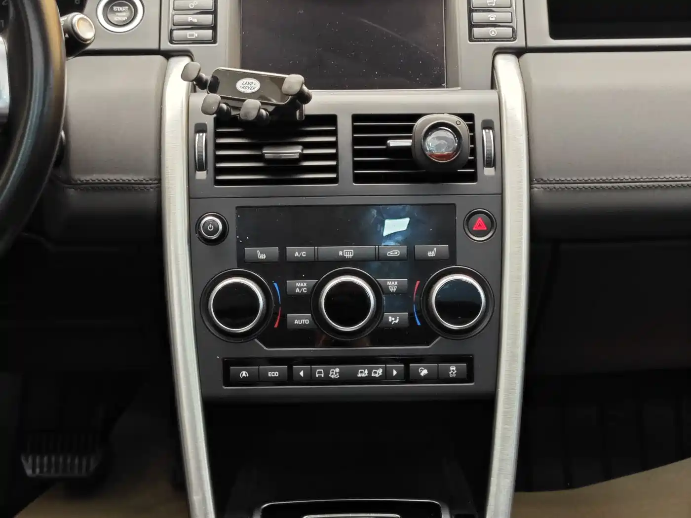 Land Rover Discovery Sport 2017 2.0T HSE фото 18