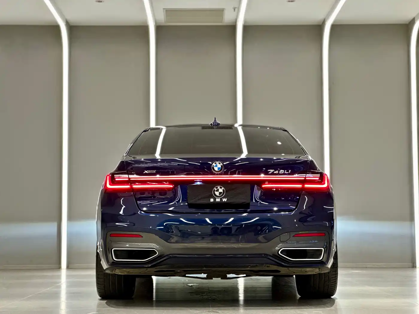 BMW 7 Series 2019 740Li xDrive Executive M Sport Package фото 11
