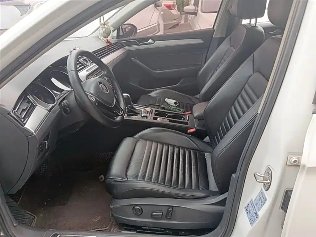 Volkswagen Magotan 2018 330TSI DSG Leading фото 15