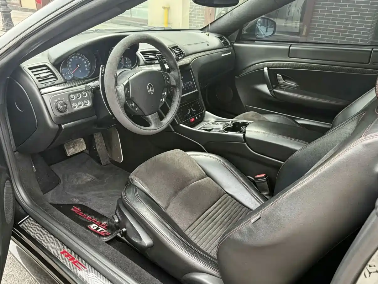 Maserati GranTurismo 2013 4.7L Sport F1 фото 15