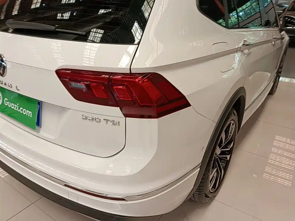 Volkswagen Tiguan L 2021 330TSI Automatic 2WD R-Line Premium фото 8