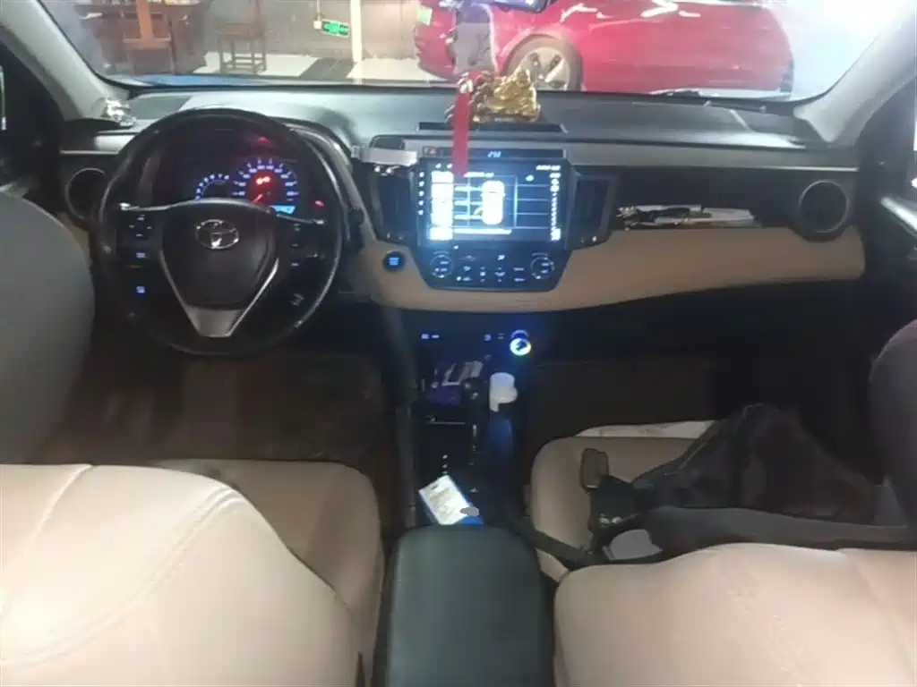 Toyota RAV4 Rongfang 2016 2.0L CVT 2WD Trend (China V) фото 10