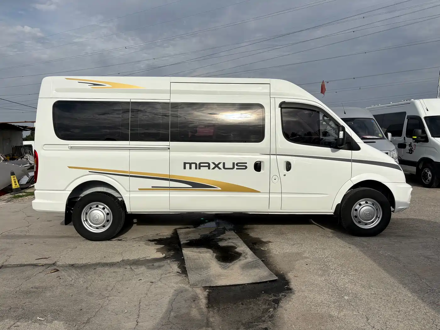 SAIC Maxus Xintu V80 2021 2.0T Manual Classic Aoyuntong Long Wheelbase Medium Roof 6/7/8/9-Seater фото 6