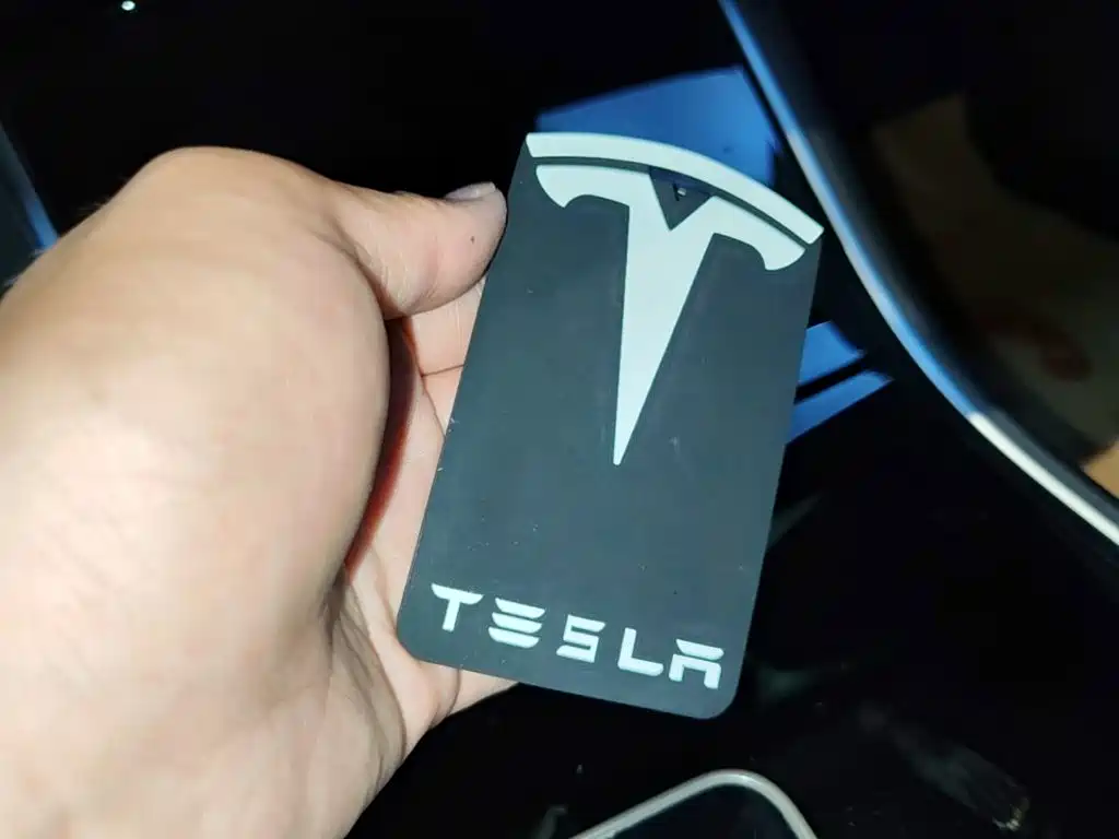 Фото 9 - Tesla Model 3